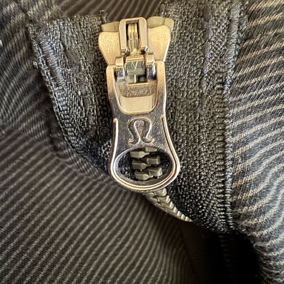 Lululemon Asymmetrical Full Zip Jacket 10 Black Gray - Picture 5 of 6